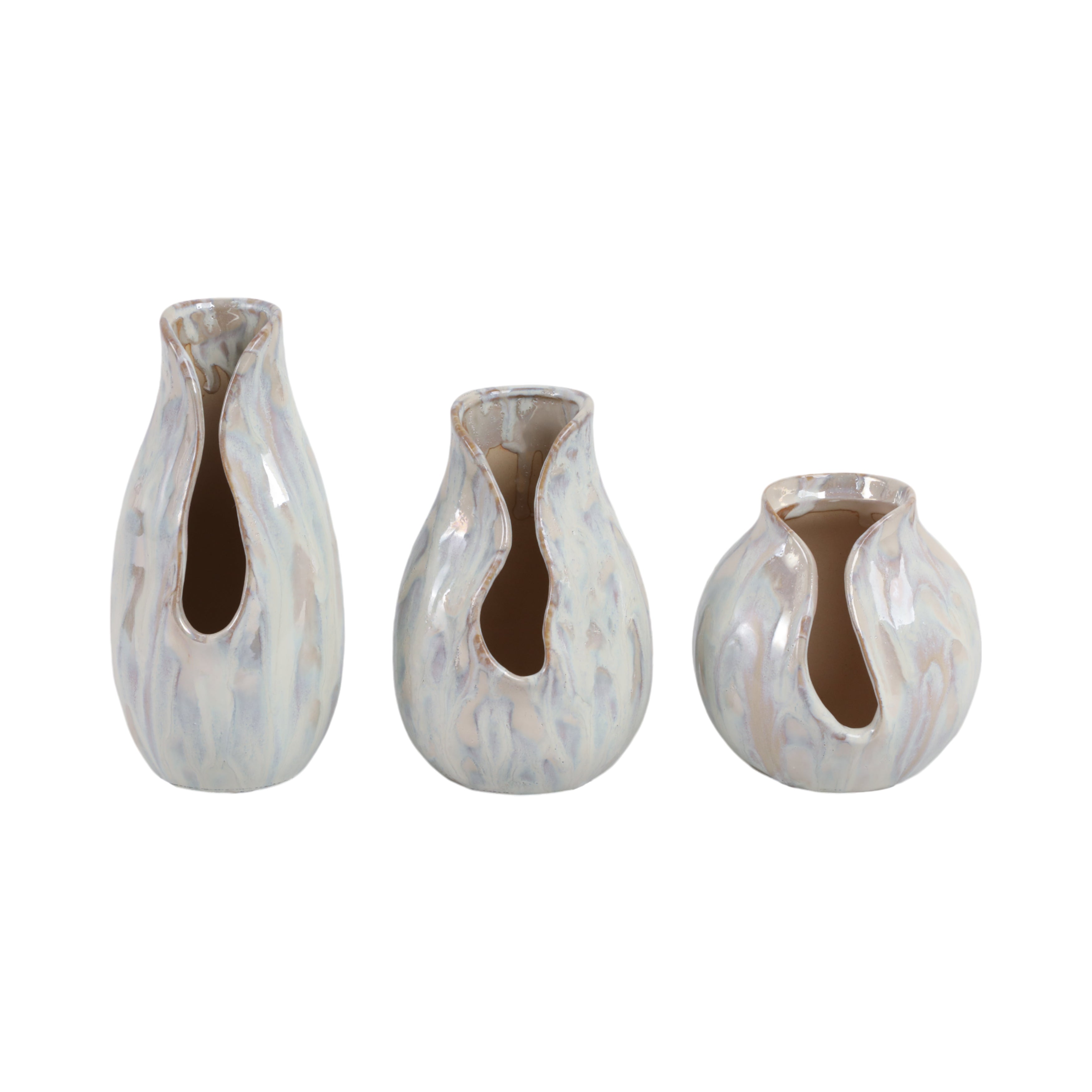 Set de 3 jarrones decorativos perlados blancos en cerámica con diseño orgánico y apertura frontal.