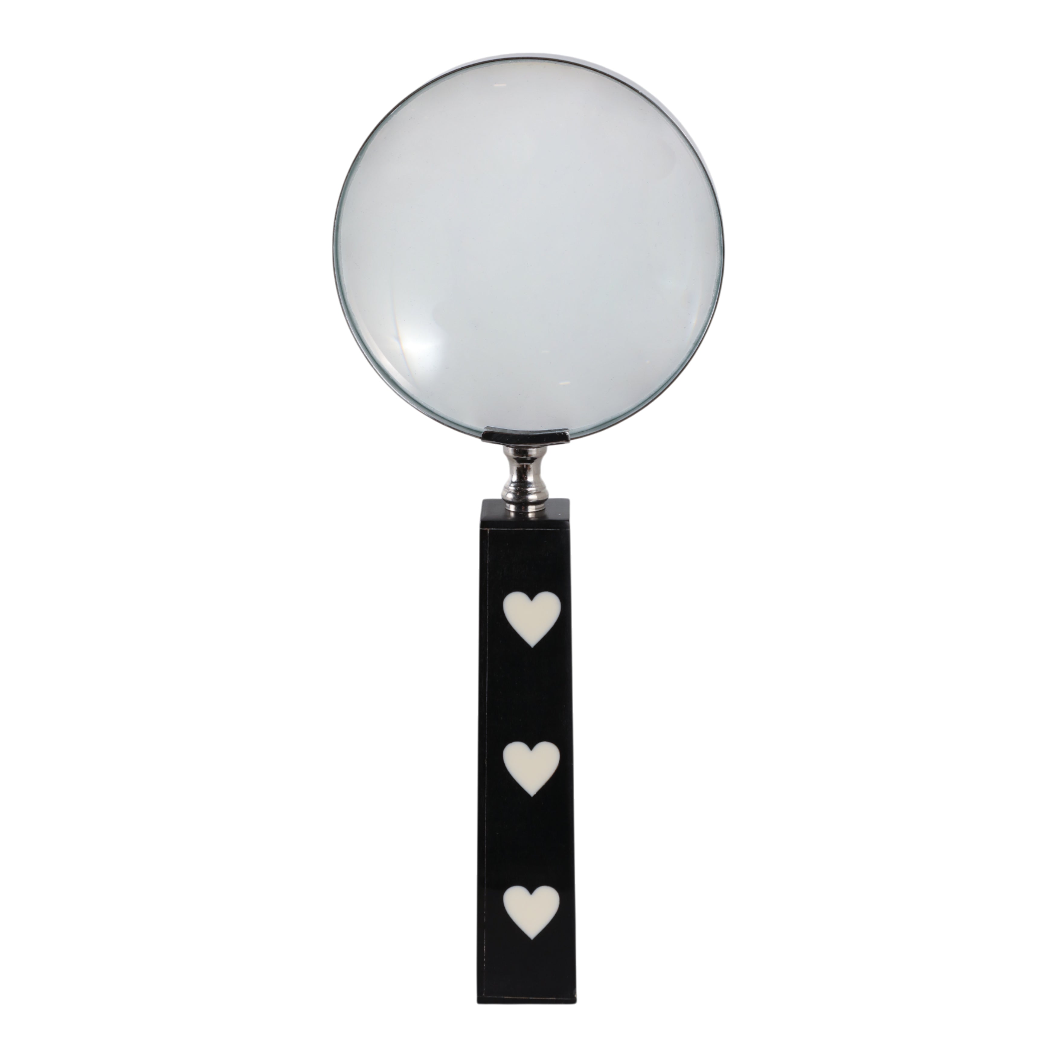 Lupa decorativa de lujo con mango negro y tres corazones blancos incrustados.