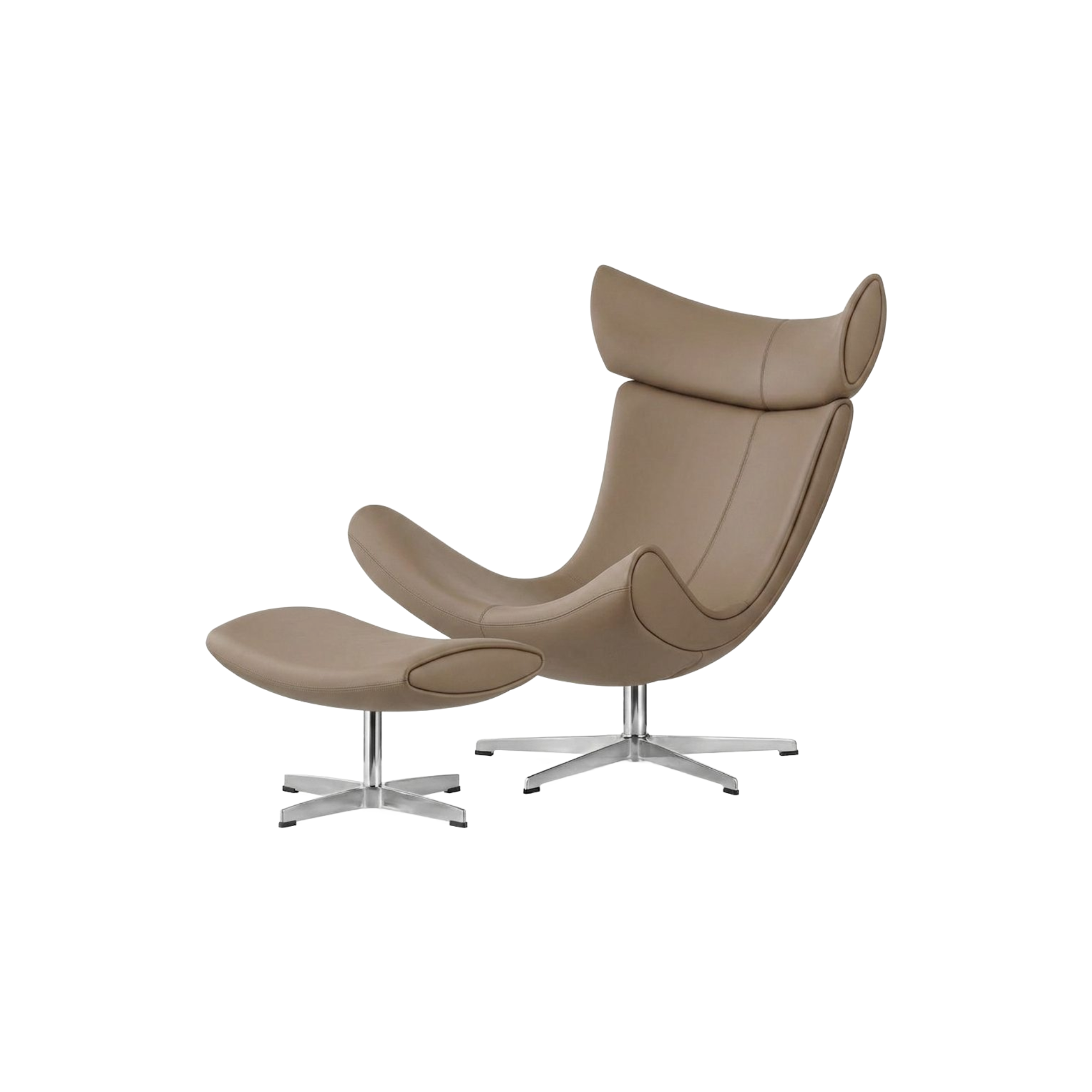 Poltrona lounge beige giratoria con otomana a juego de diseño moderno y base metálica.