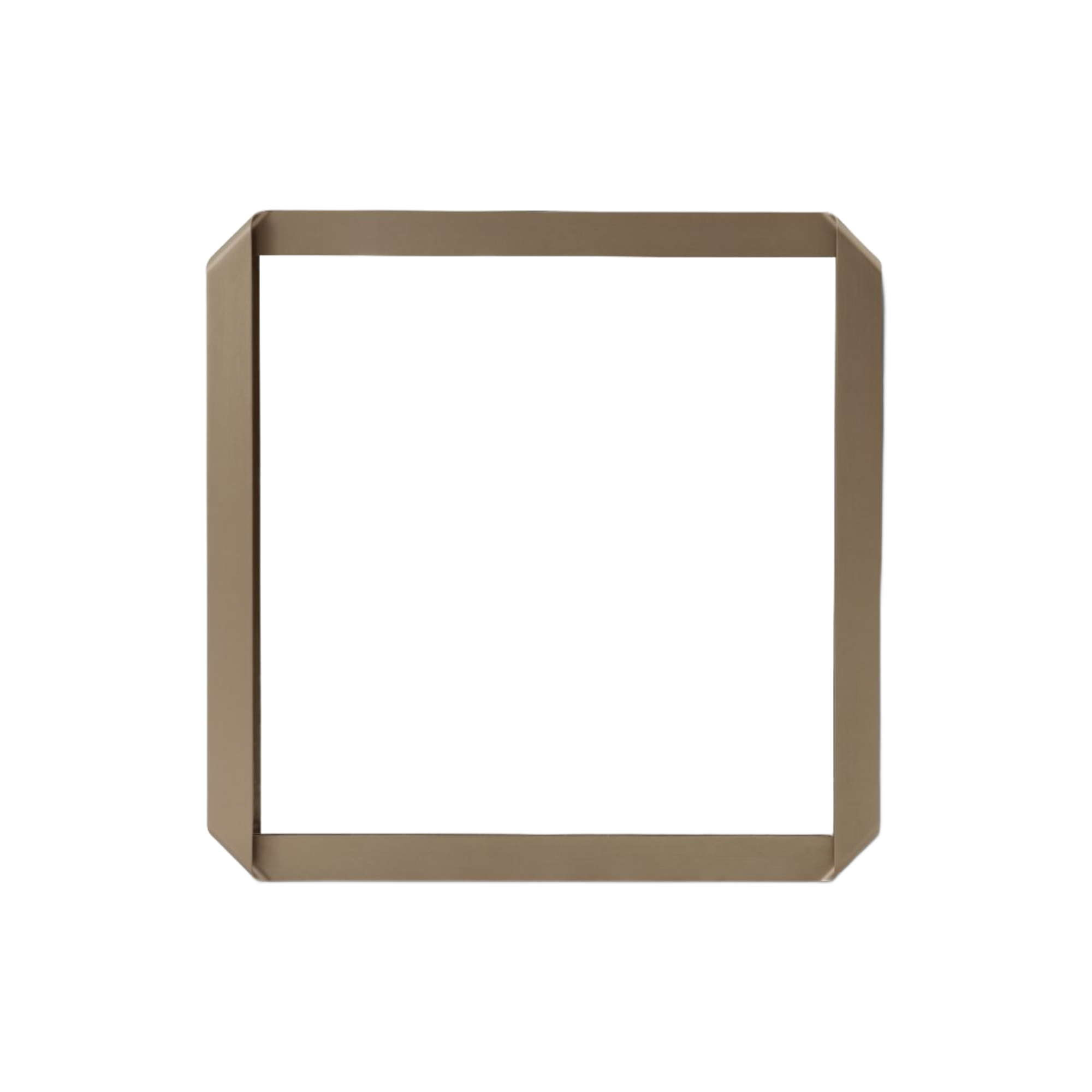 Espejo de pared moderno con marco curvo en tono bronce, vista frontal sobre fondo blanco.