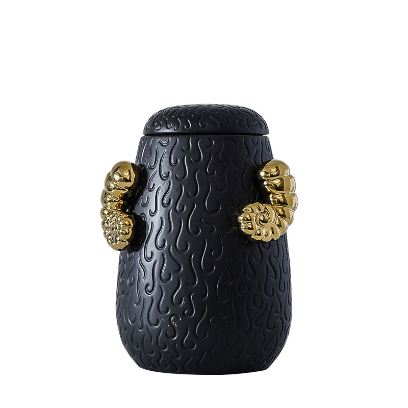 Accesorio cerámico negro con detalles dorados - Vilá Decoración - Muebles y decoración en Medellín y Colombia