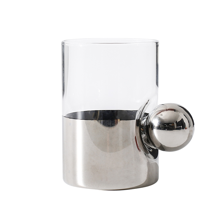 Jarrón moderno de vidrio transparente con base plateada - Vilá Decoración - Muebles y decoración en Medellín y Colombia