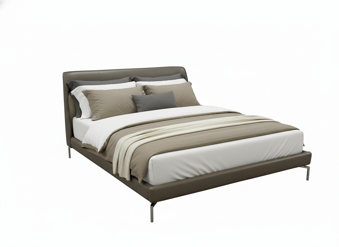 Cama tapizada con ropa de cama elegante, vista lateral en dormitorio moderno