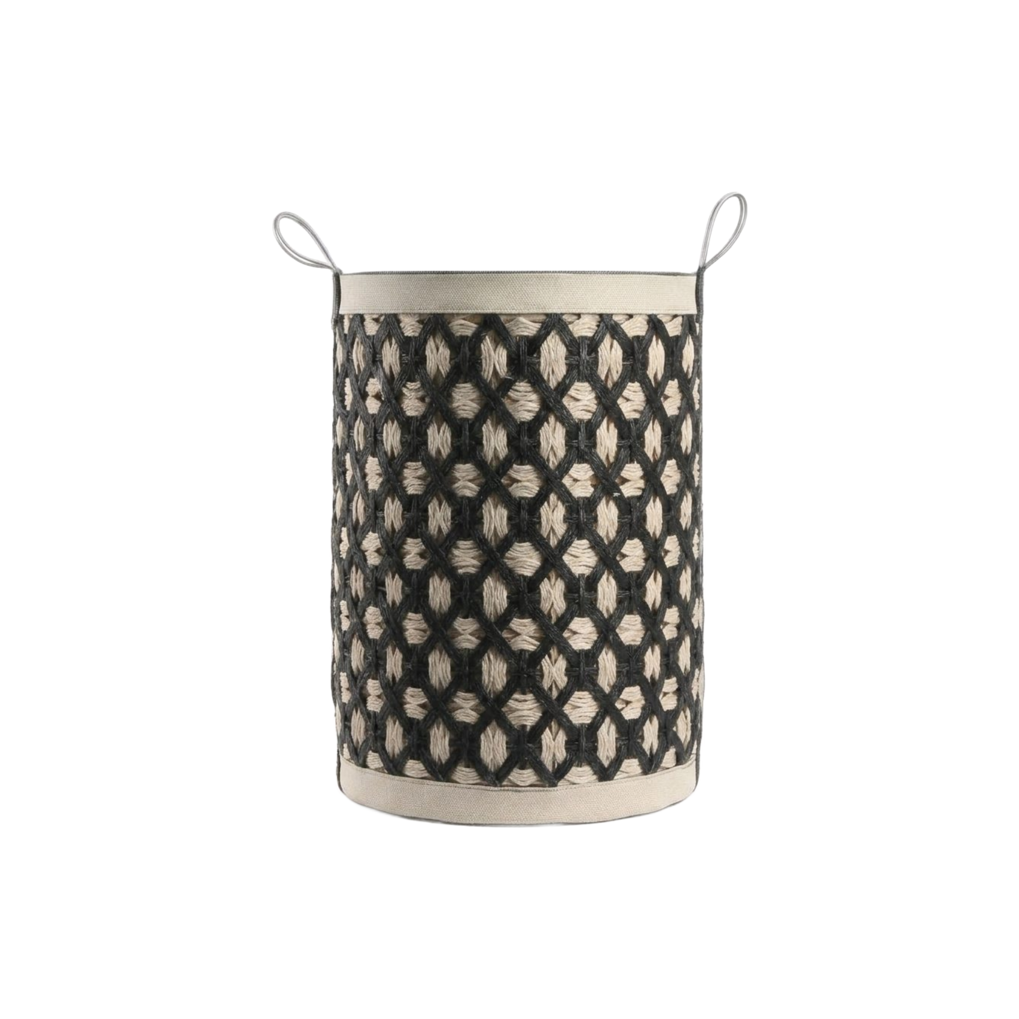 Cesto organizador grande tejido en fibras naturales con patrón geométrico negro y beige, asas de lona.
