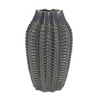 Jarrón alto cerámico negro con relieve y perforaciones - Vilá Decoración - Muebles y decoración en Medellín y Colombia