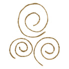 Aplique de pared dorado de Vilá Decoración con diseño de tres espirales de aluminio.