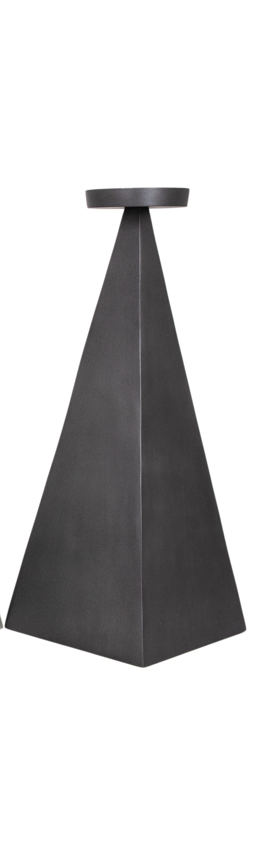 Candelabro piramidal gris oscuro de Aluminio, Vilá Decoración.