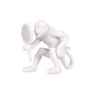 Figura decorativa de Vilá Decoración con forma de mono mirando un espejo, color blanco, hecha de resina.