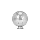 Escultura decorativa de Vilá Decoración en forma de balón de fútbol, color plateado, hecha de aluminio.