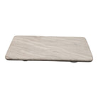 Bandeja decorativa rectangular de mármol natural claro con vetas grises y bordes redondeados.