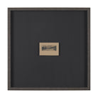 Cuadro de Vilá Decoración con impresión artística enmarcada bajo vidrio, con marco de poliresina y fondo de cartón.