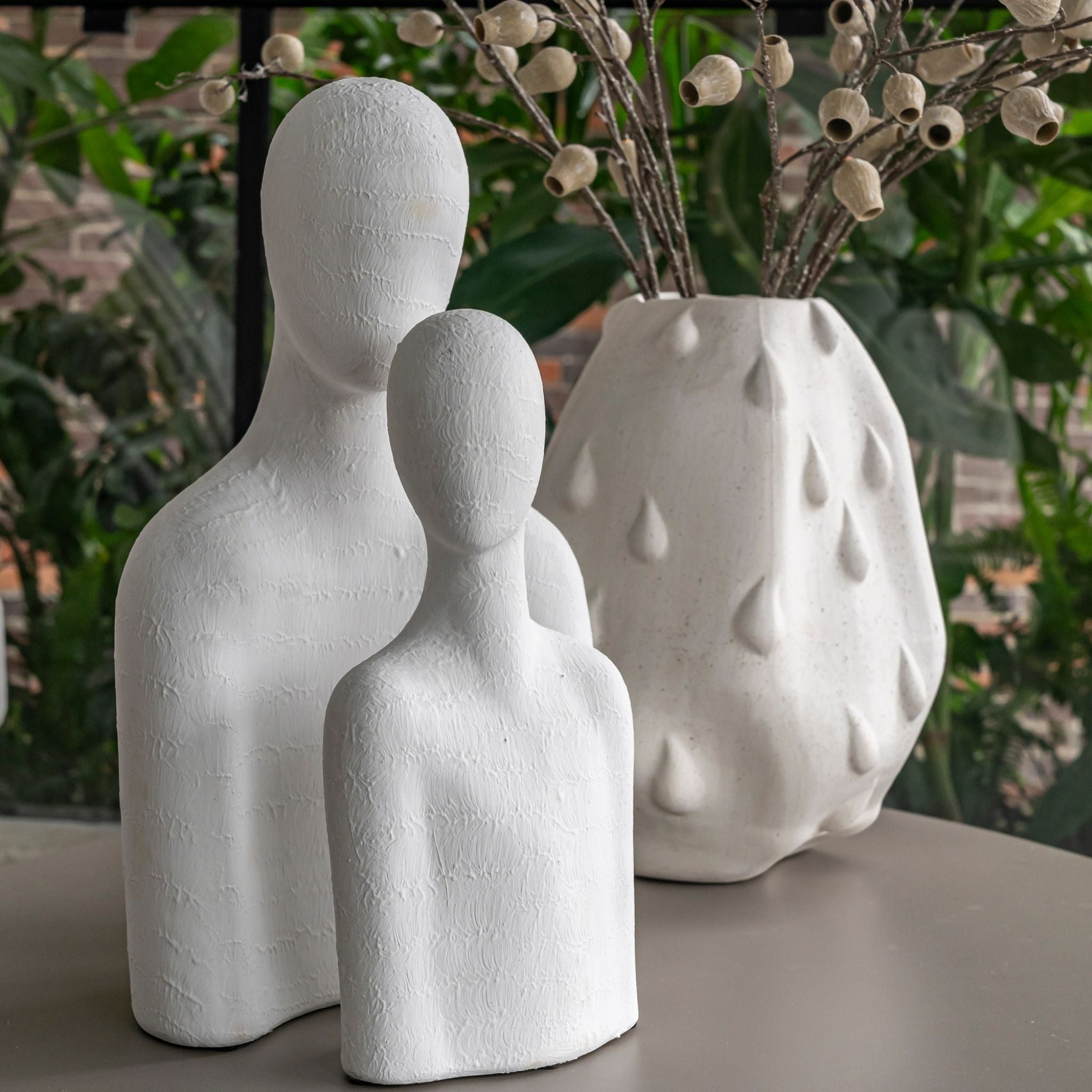 Textura detallada del busto blanco, diseño minimalista y arte colombiano elegante