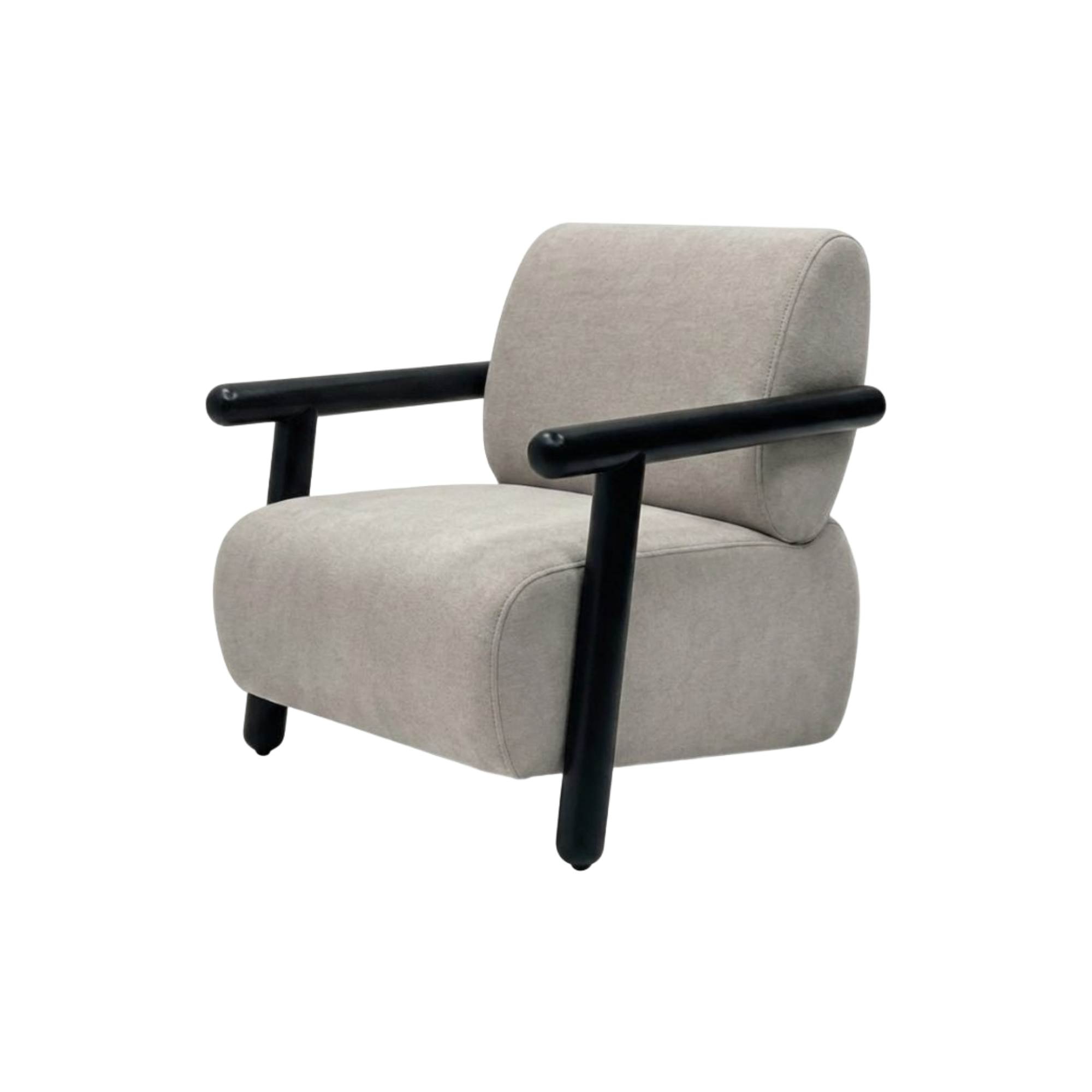 Poltrona moderna tapizada en beige con brazos y patas negras. Diseño contemporáneo y minimalista para sala.