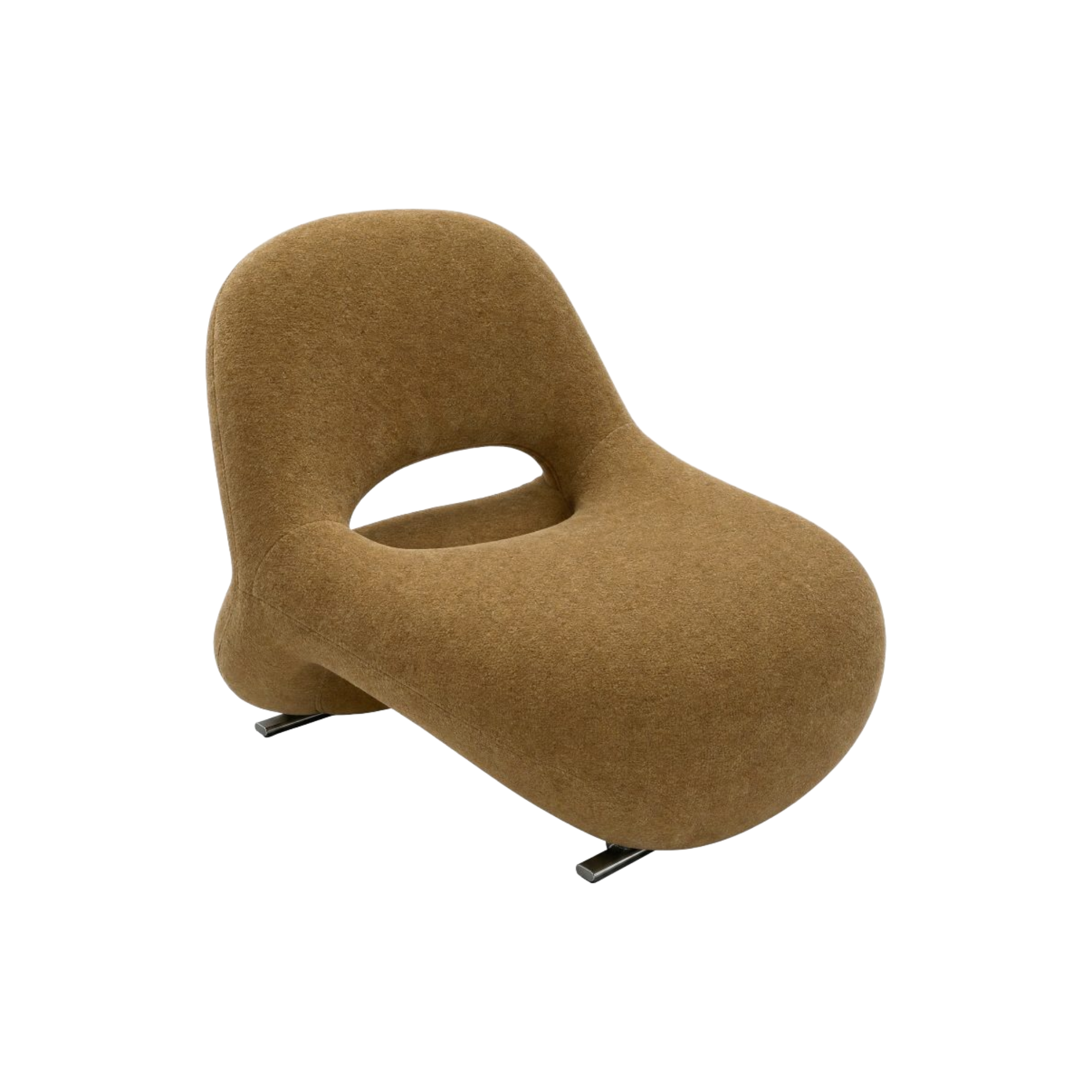 Poltrona de diseño moderno curvilíneo color camel vista frontal, ideal para salas de lujo.