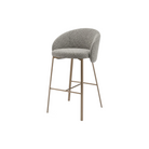 Silla de barra tapizada gris con patas de metal dorado, diseño moderno y respaldo curvo para un bar elegante.