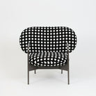 Silla decorativa blanca y negra con lunares - Vilá Decoración - Muebles y decoración en Medellín y Colombia