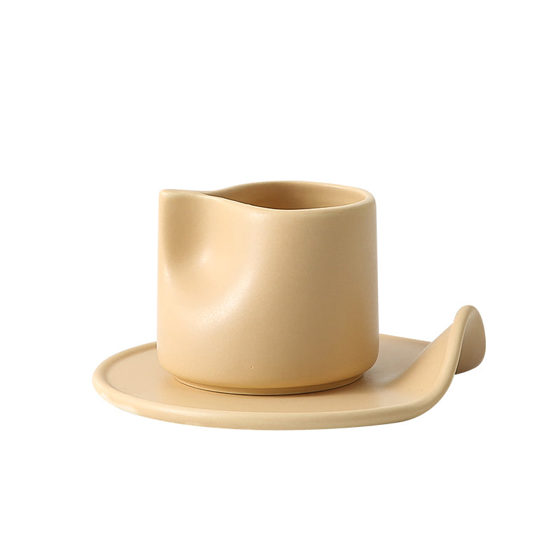 Set crema para café con plato ovalado - Vilá Decoración - Muebles y decoración en Medellín y Colombia
