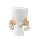 Jarrón decorativo blanco con cuero para interiores - Vilá Decoración - Muebles y decoración en Medellín y Colombia