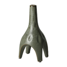 Jarrón decorativo de cerámica escultórica en tono verde grisáceo de 28 cm de altura, con base de