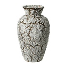Jarrón decorativo de cerámica texturizada en blanco craquelado con fondo bronce, de 34 cm de alto.