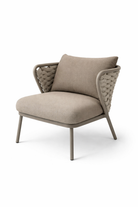 Silla de jardín de lujo con diseño colombiano, perfecta para exteriores elegantes.