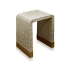 Mesa auxiliar curva blanca con superficie de resina - Vilá Decoración - Muebles y decoración en Medellín y Colombia