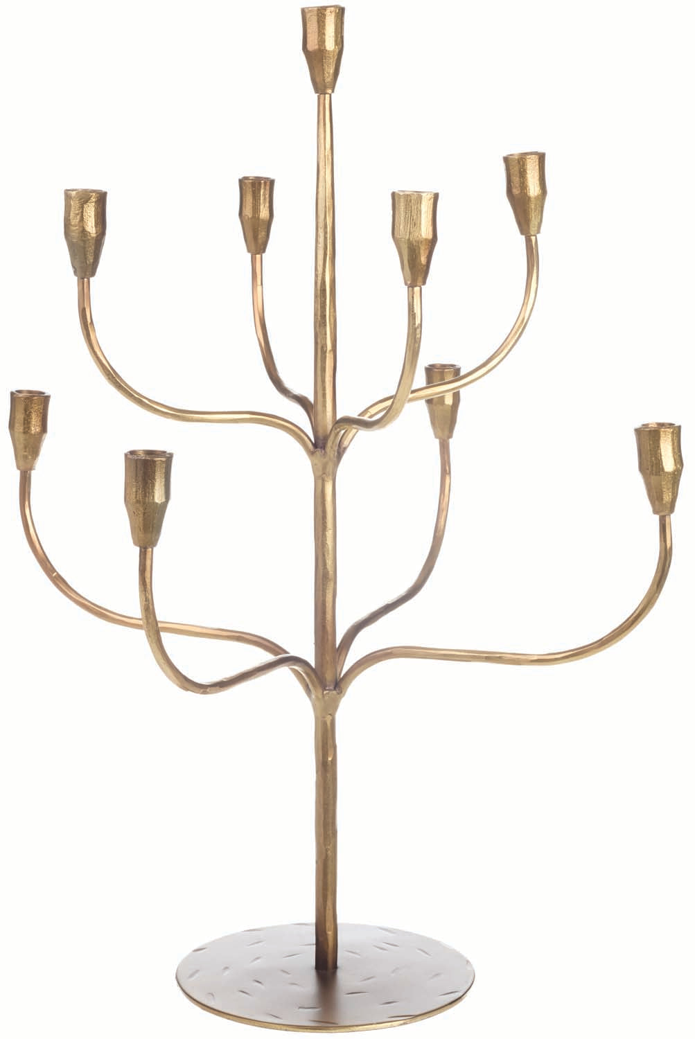 Candelabro dorado de 9 luces con diseño de árbol y base circular texturizada, sobre fondo blanco. | Vilá Decoración
