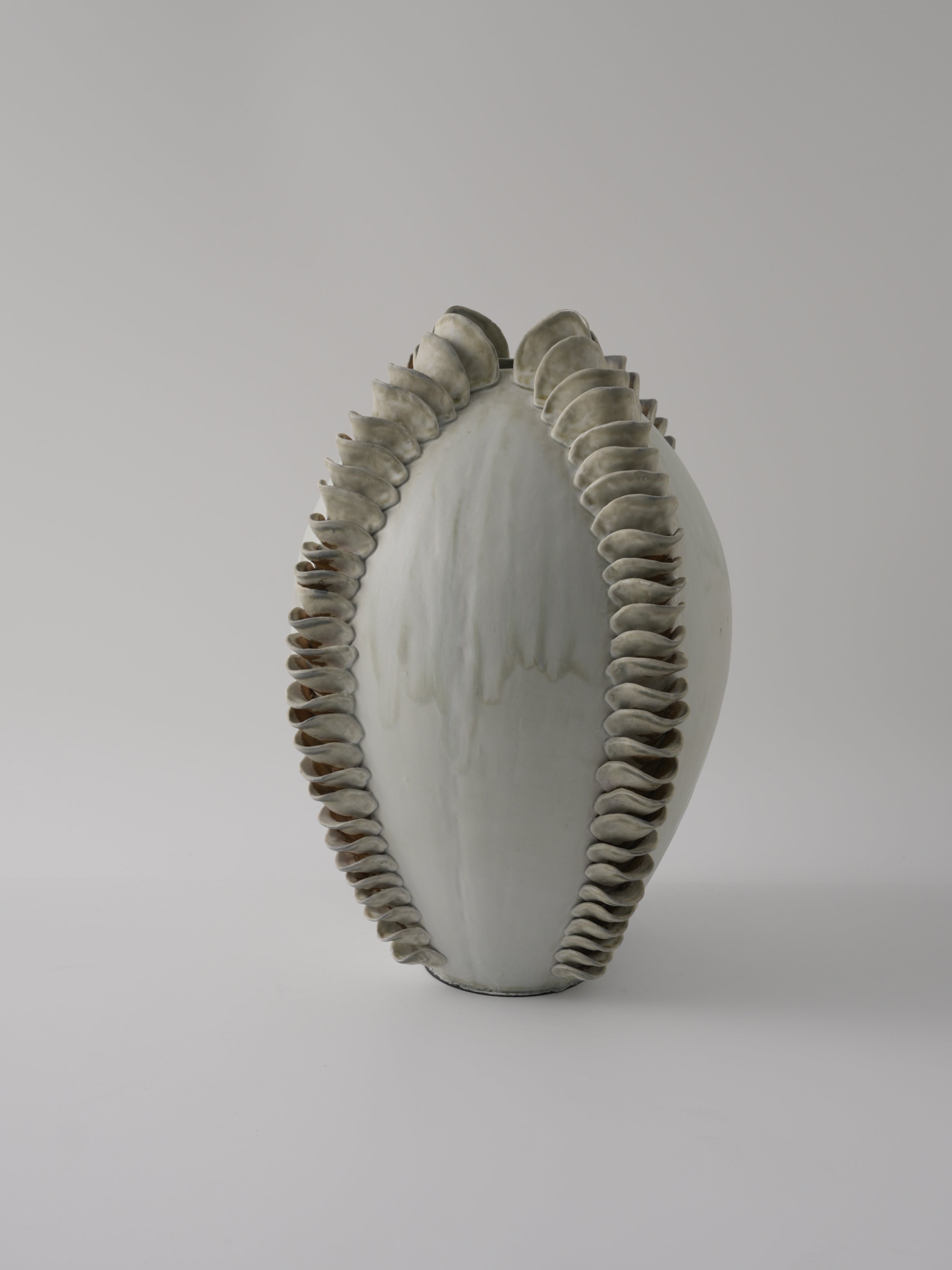 Jarrón decorativo blanco mediano para flores - Vilá Decoración - Jarrones en Medellín