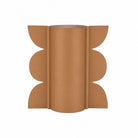 Jarrón decorativo escultural moderno en tono tierra, diseño exclusivo para decoración elegante del hogar.