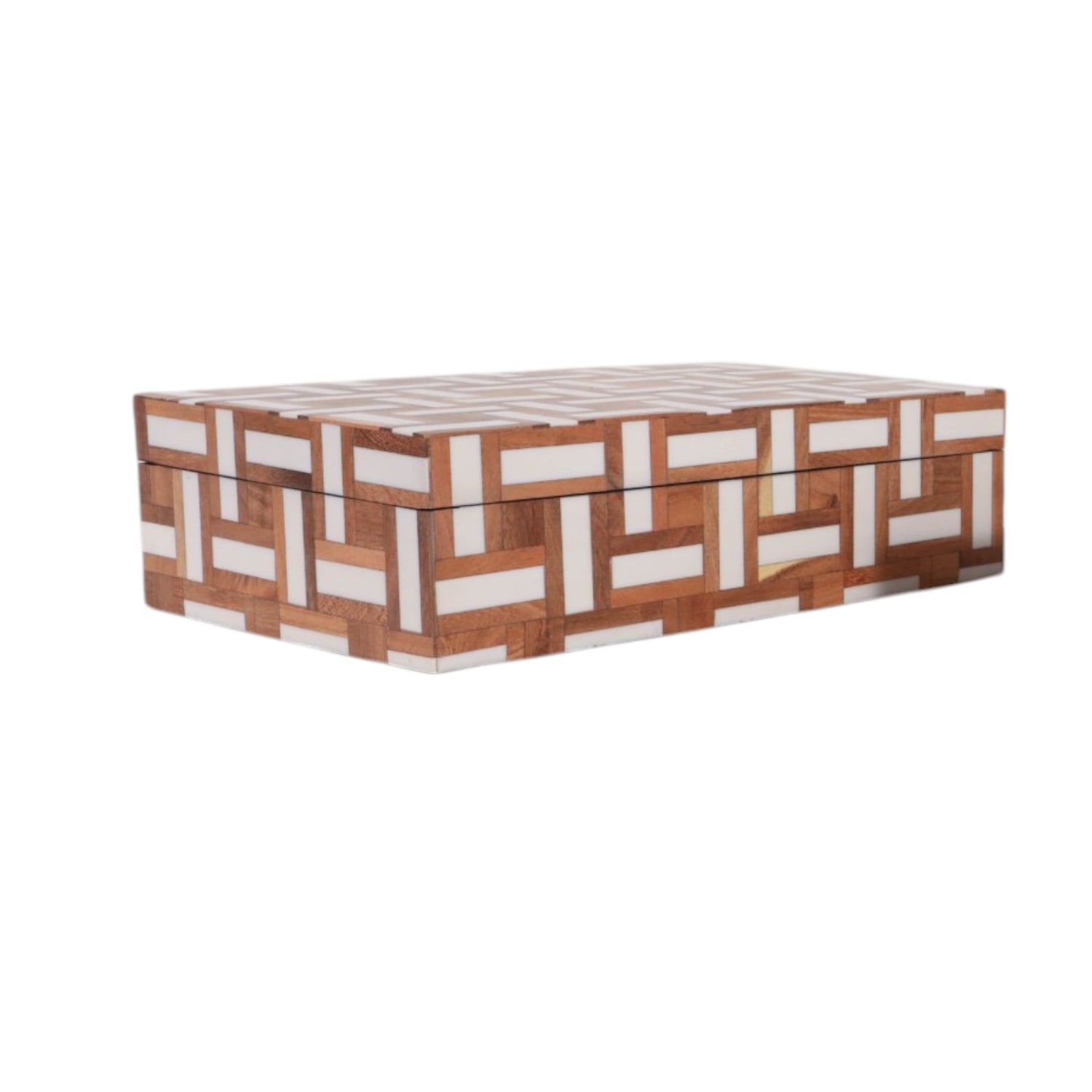 Cofre decorativo grande de resina y madera con patrón geométrico, vista frontal.
